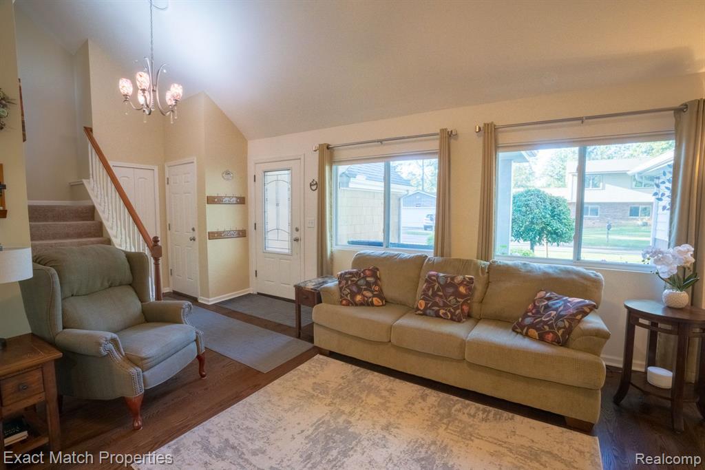 6735 BUCKLAND Avenue, West Bloomfield, MI 48324 — Photo 16