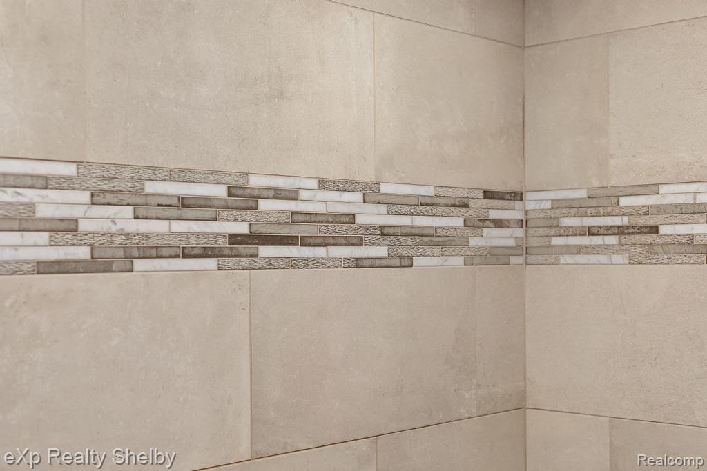 691 BARCLAY Drive, Troy, MI 48085 — Photo 34