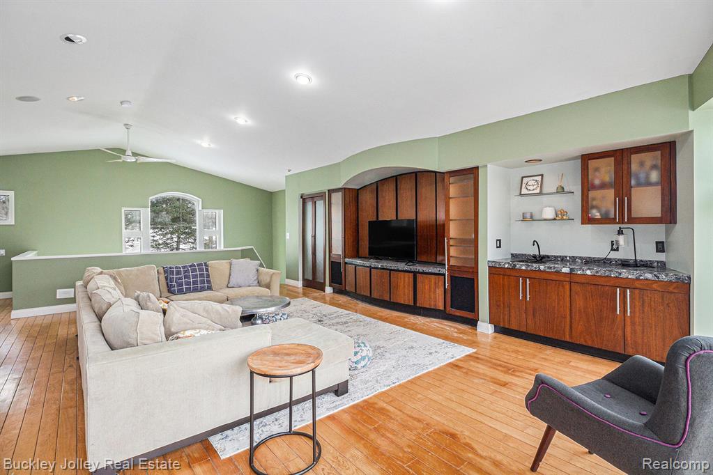 9319 FAUSSETT Road, Fenton, MI 48430 — Photo 9