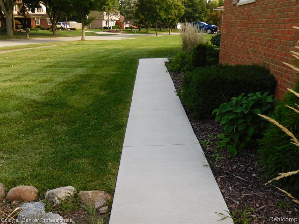 5283 Shrewsbury Drive, Troy, MI 48085 — Photo 5
