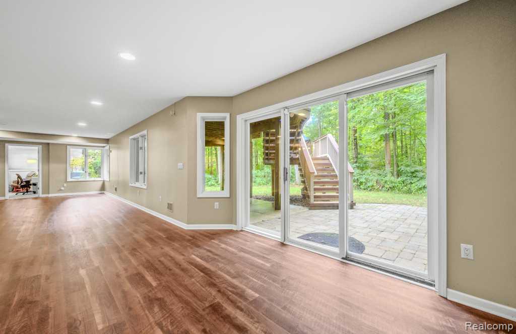 7809 Haverhill Court N, Canton, MI 48187 — Photo 33