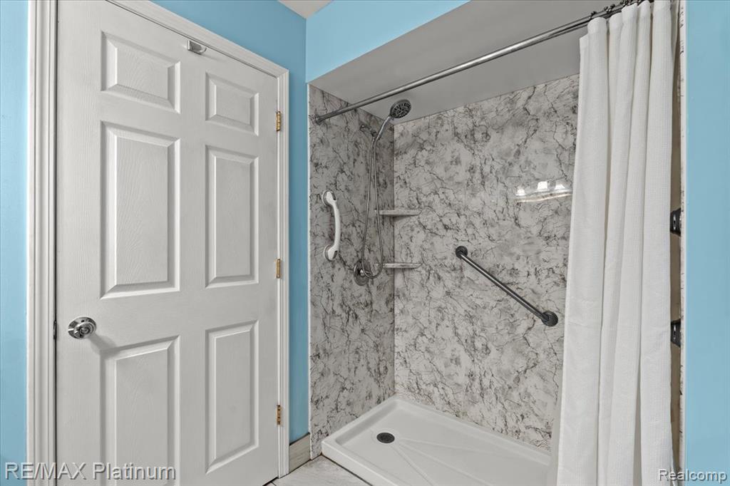 62180 Arlington Circle, 5, South Lyon, MI 48178 — Photo 20
