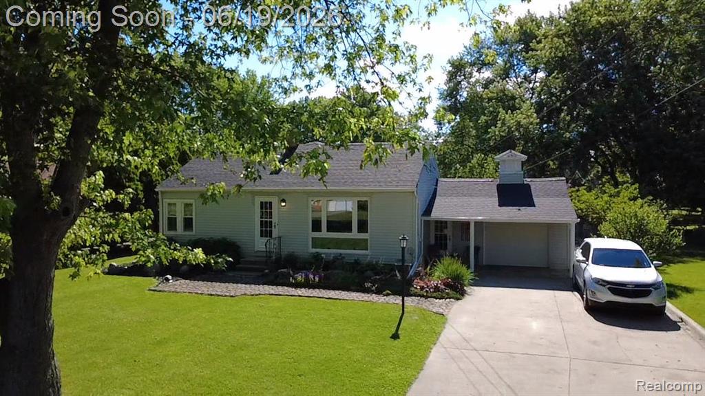 3027 Lanning Drive, Flint, MI 48506