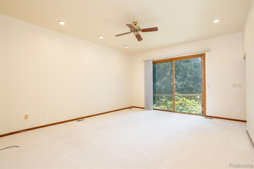4421 PINEHURST Drive, West Bloomfield, MI — Photo 14