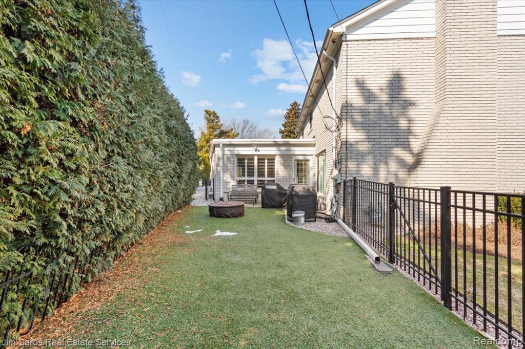 75 S Duval Road, Grosse Pointe Shores, MI 48236 — Photo 47