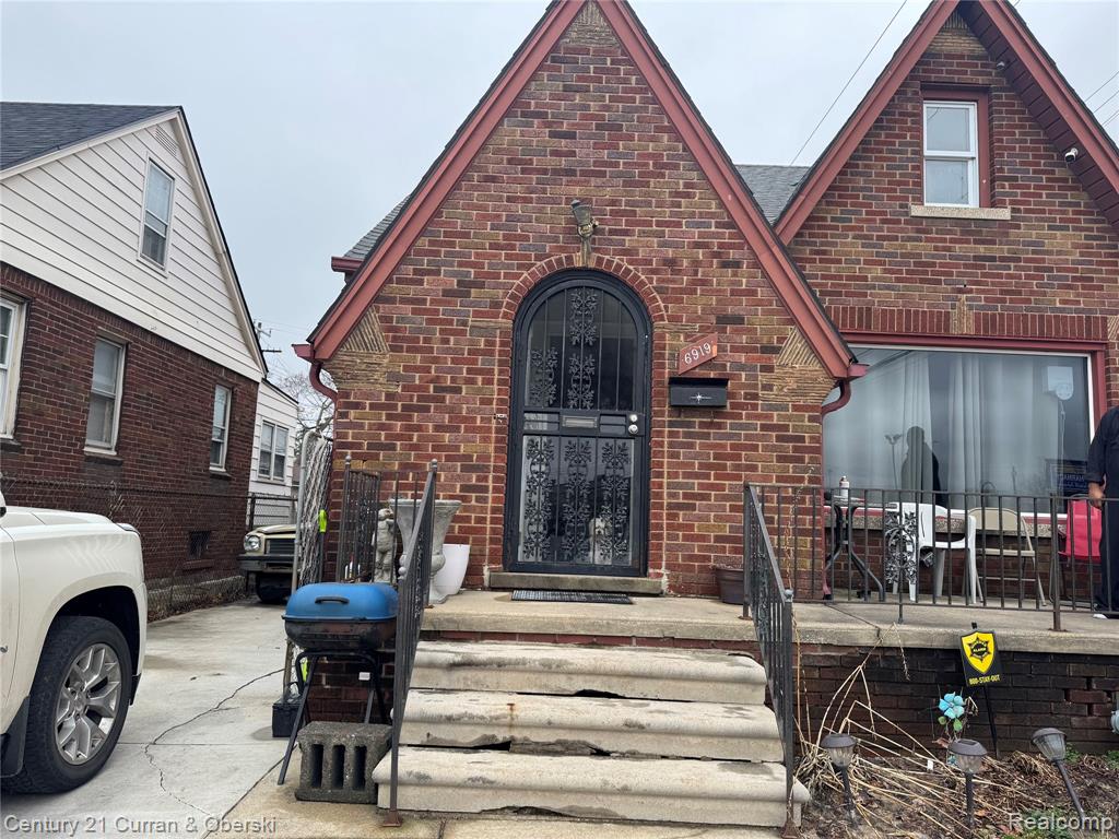 6919 Winthrop Street, Detroit, MI 48228 — front exterior