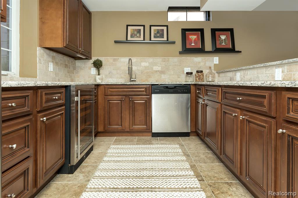 48850 FREESTONE Drive, Northville, MI 48168 — Photo 46