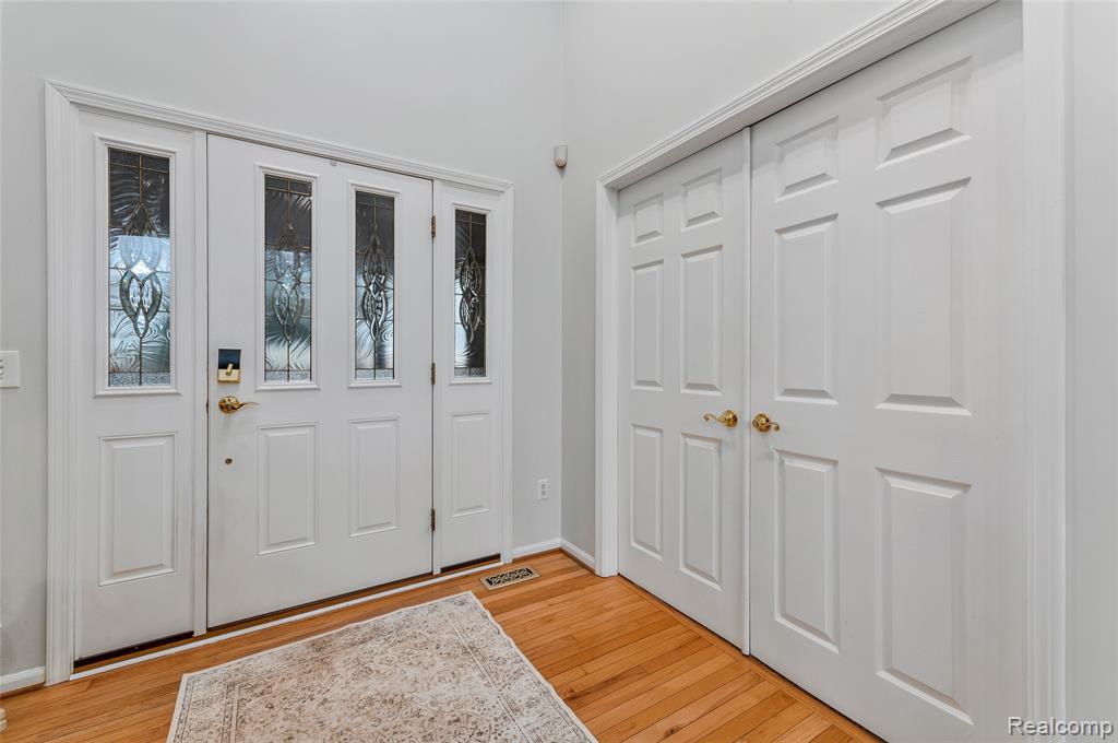 599 Nakomis Trail, Lake Orion, MI 48362 — Photo 8