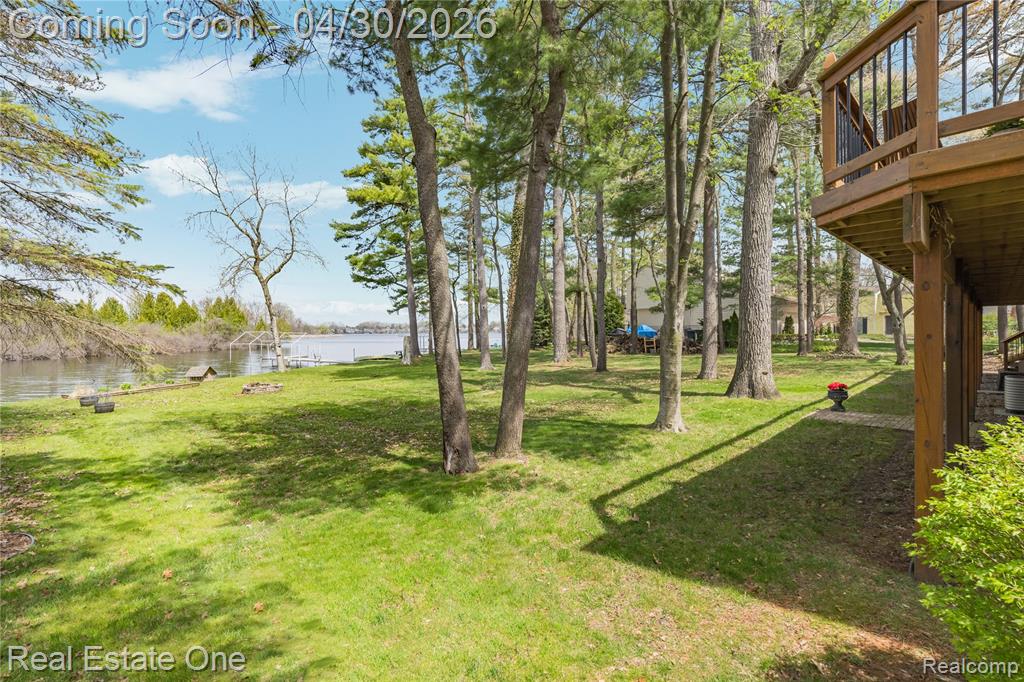 2748 Armstrong Drive, Lake Orion, MI — Photo 13