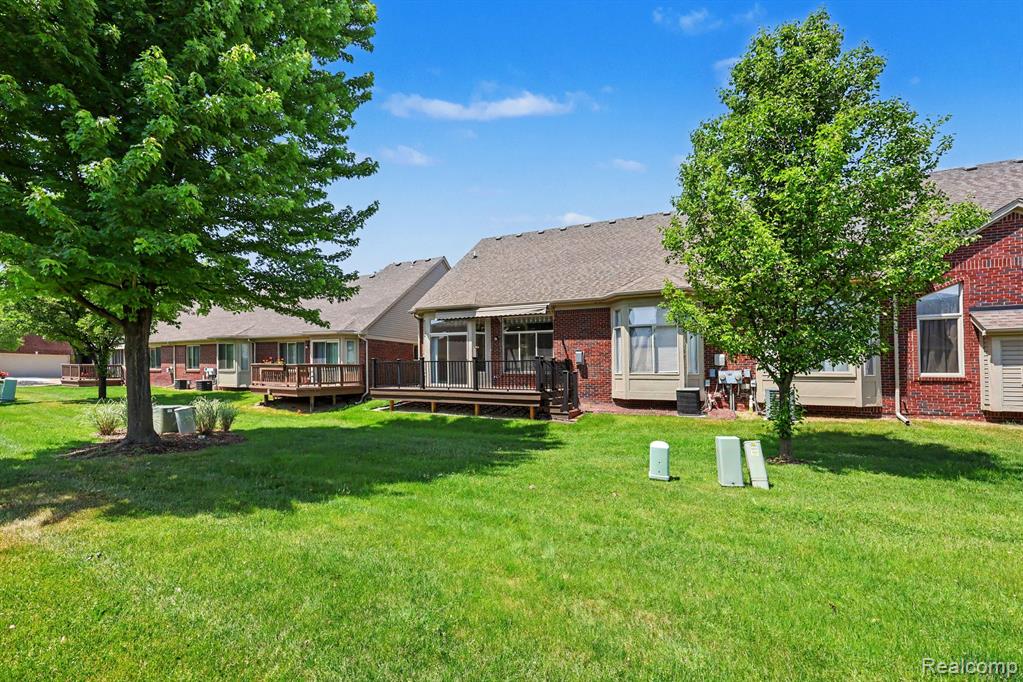 6670 Lexington Avenue S, Shelby Twp, MI 48317 — Photo 29