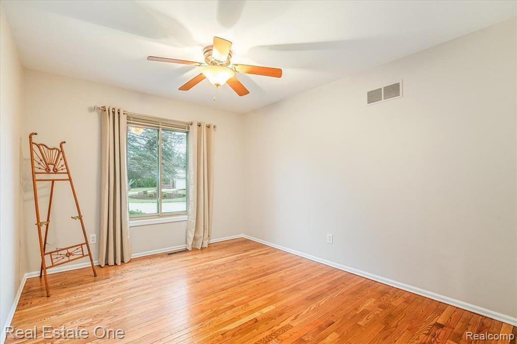16161 WEATHERFIELD Drive, Northville, MI 48168 — Photo 34
