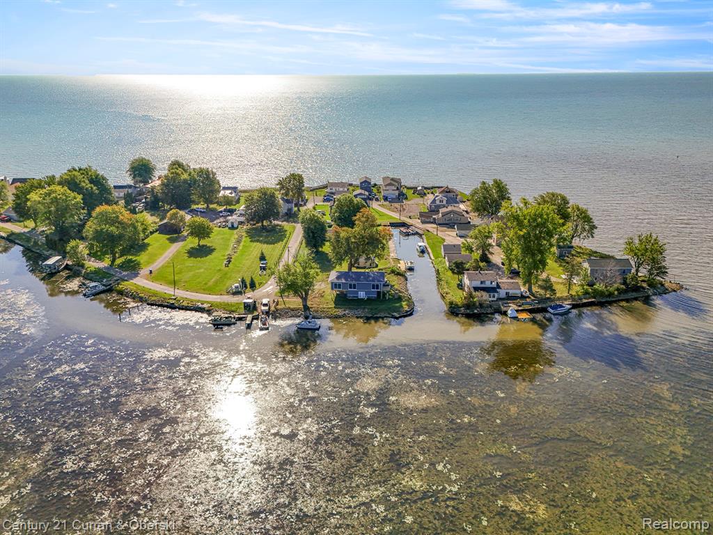 6809 Lakeshore Drive, Newport, MI 48166 — Photo 44