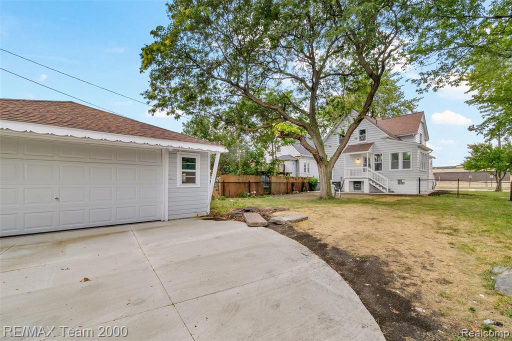 605 Eureka Road, Wyandotte, MI 48192 — Photo 5