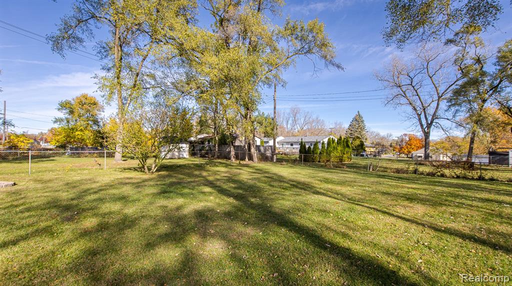 44084 Utica Road, Utica, MI 48317 — Photo 44