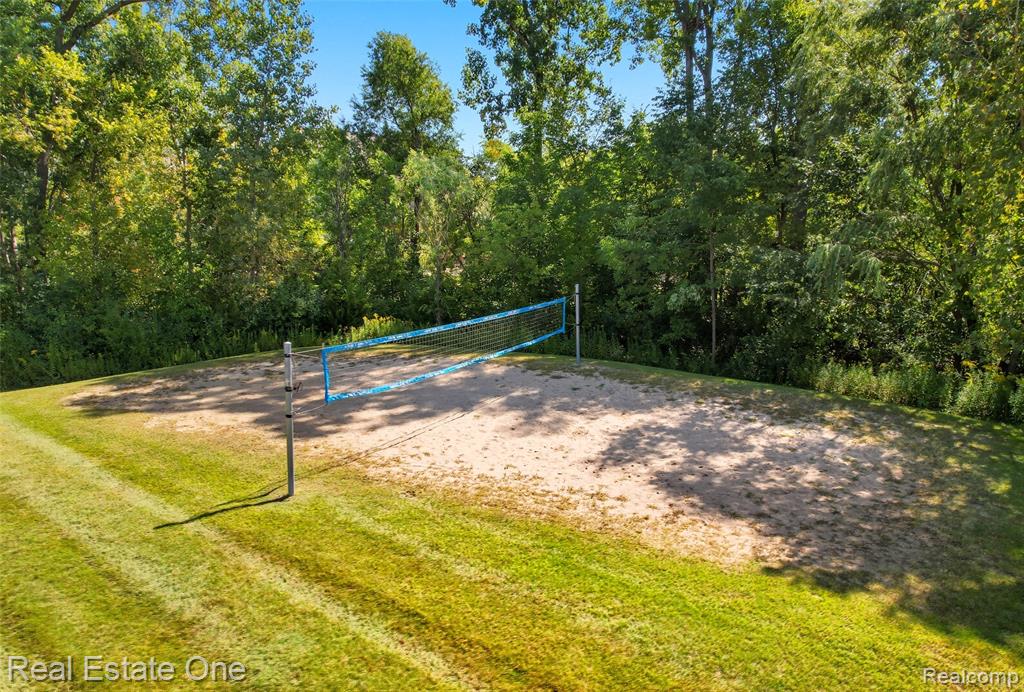 464 Old Pine Way, Walled Lake, MI 48390 — Photo 55