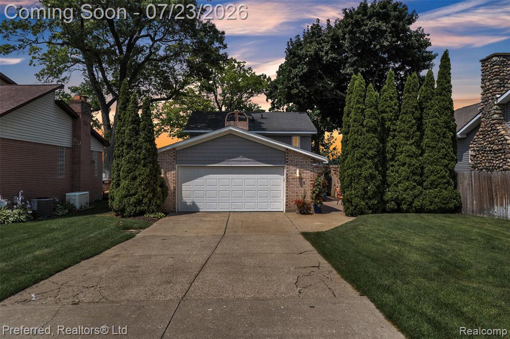 Property photo for 4337 Windiate Park Drive, Waterford, MI 48329
