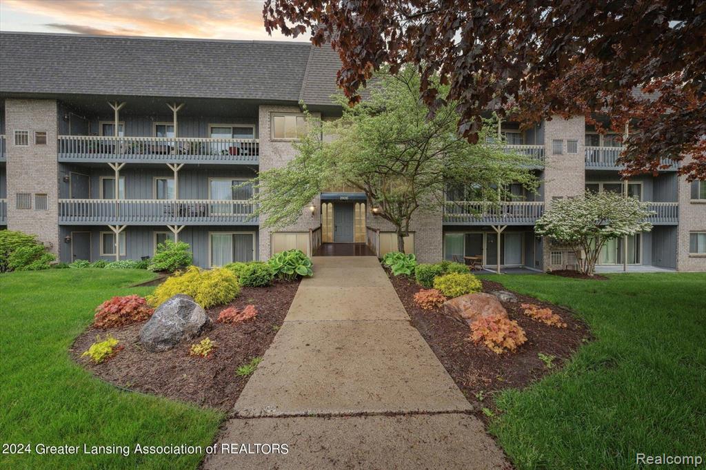 2926 Mount Hope Road, Okemos, MI 48864