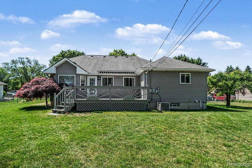 4660 Woodhull Drive, Clarkston, MI — Photo 31