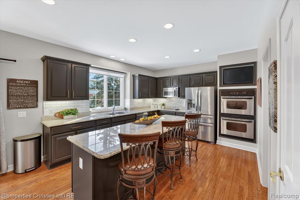 16224 Oak Forest Court W, Northville, MI 48168 — Photo 21