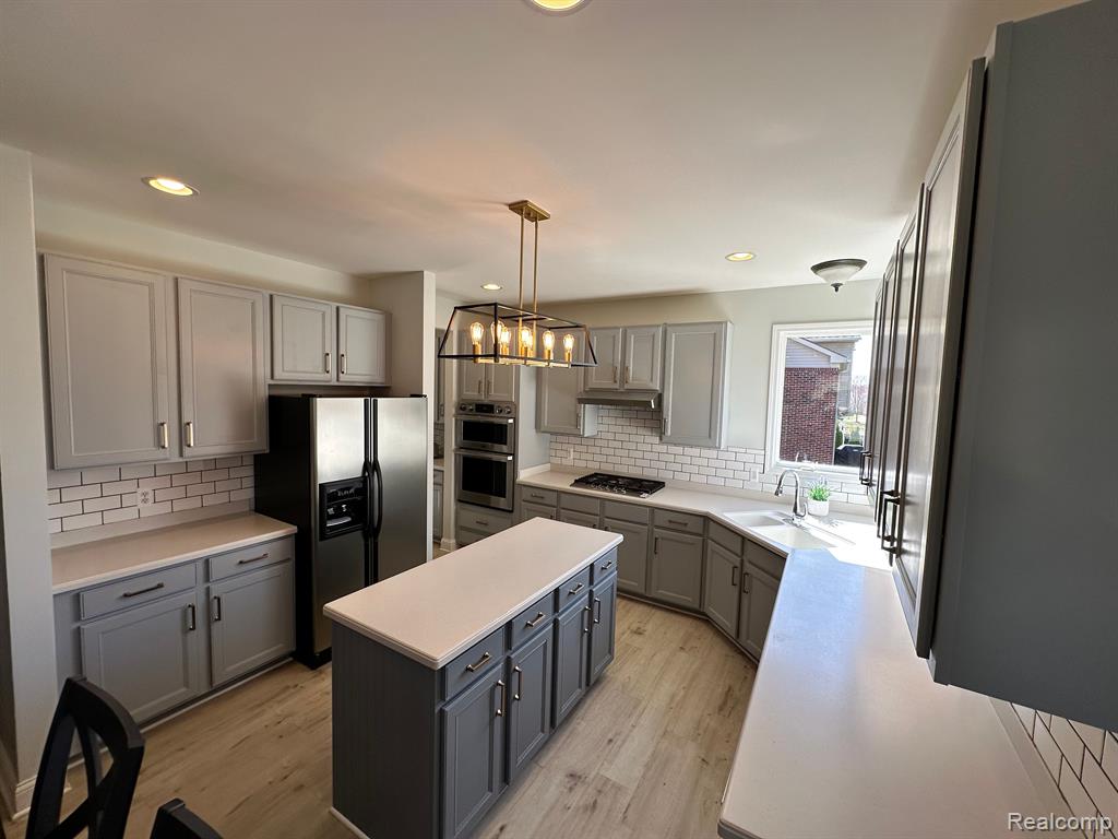 16983 COURVILLE Drive, Northville, MI 48168 — Photo 13