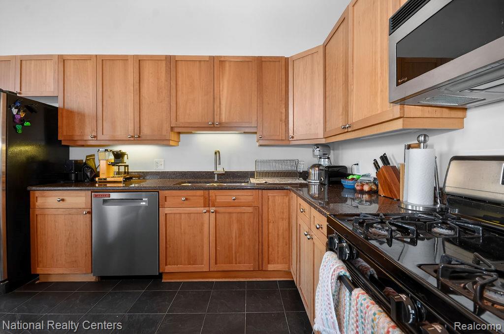 200 River Place Drive, 23, Detroit, MI 48207 — Photo 18