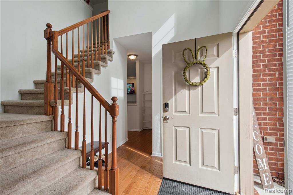 9998 ROLAN MEADOWS Drive, Belleville, MI 48111 — Photo 7