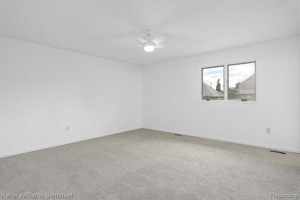 51488 BLUE SPRUCE Drive, Macomb, MI 48042 — Photo 25