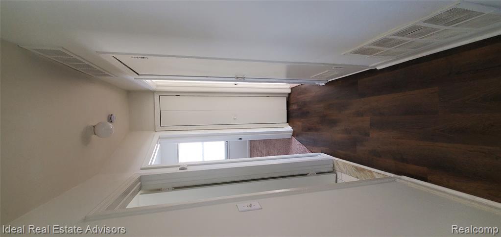 545 E Dallas Avenue, Madison Heights, MI 48071 — Photo 11