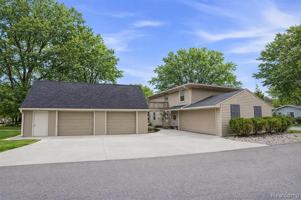5370 Edgelake Drive, Pinckney, MI 48169 — Photo 3