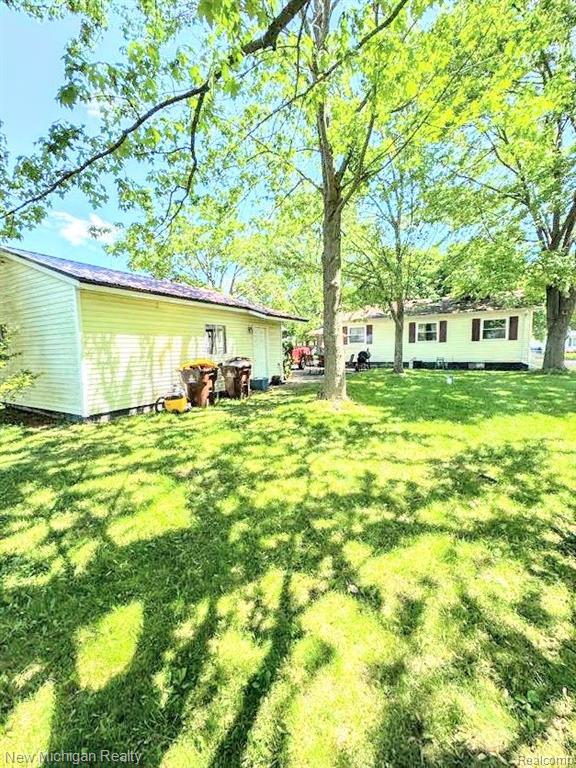 212 SUNNYBROOKE Drive, Vernon, MI 48476 — Photo 21