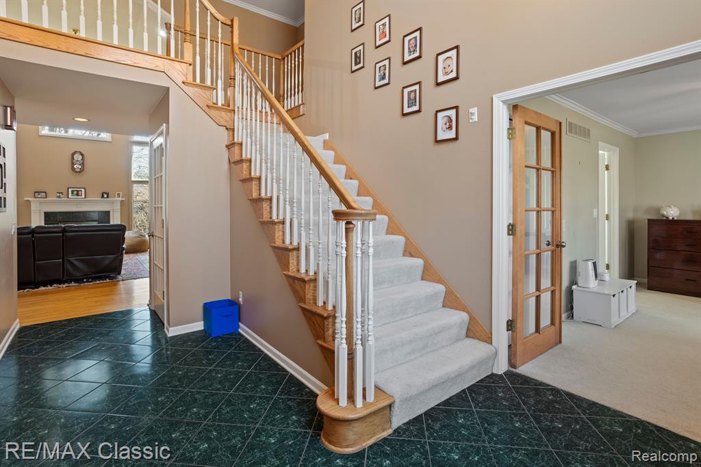 6904 GRANGER Drive, Troy, MI 48098 — Photo 8