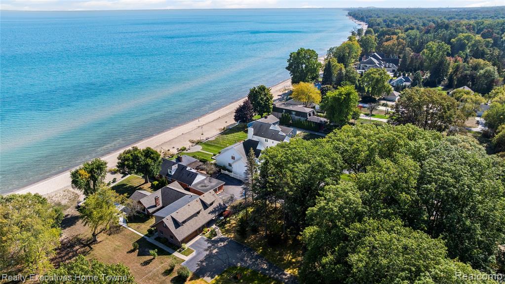 5802 Lakeshore Road, Fort Gratiot, MI 48059 — Photo 17