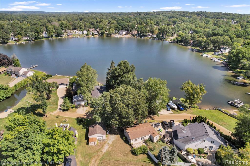 9439 Garforth Drive, White Lake, MI — Photo 19