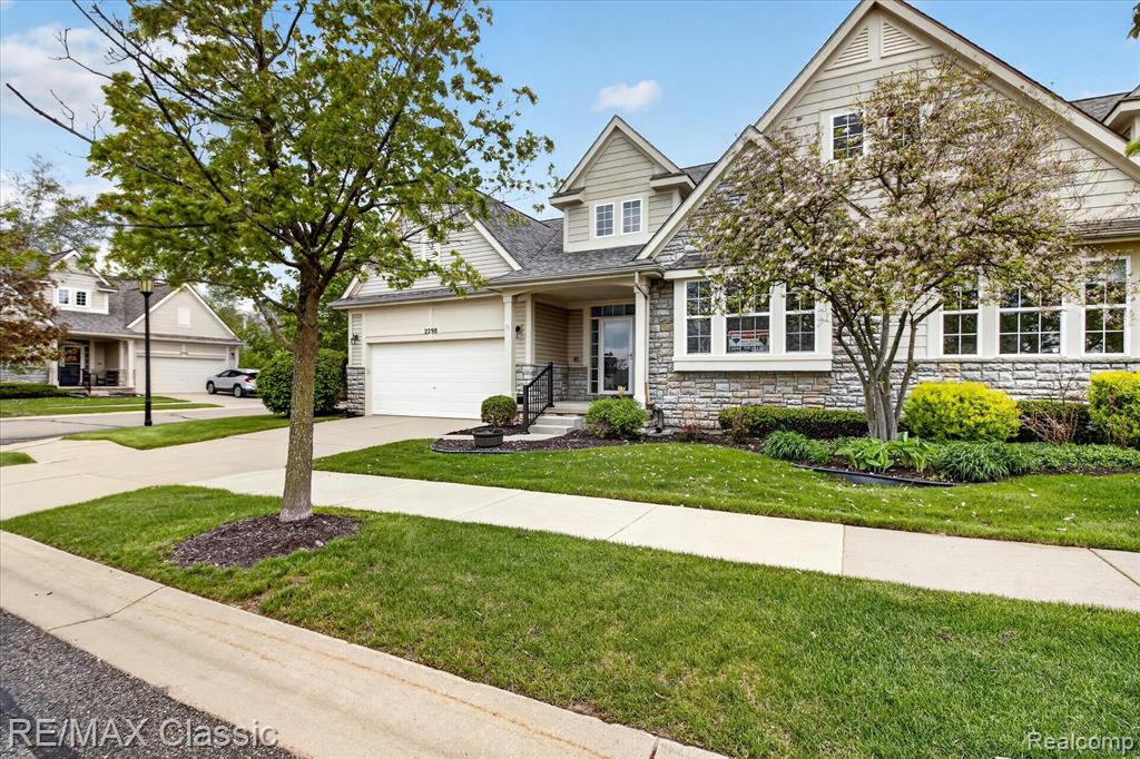 2298 Calibouge, 32, Commerce Twp, MI 48382 — Photo 4