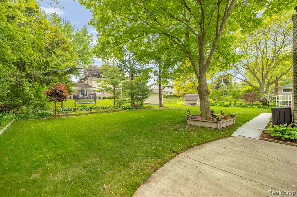 4118 CHERRYWOOD Drive, Troy, MI 48098 — Photo 37