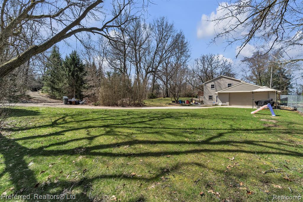 9514 CORNELL Avenue, Clarkston, MI 48348 — Photo 38