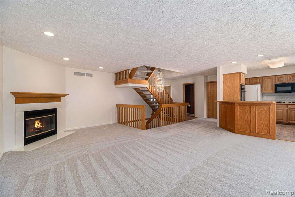 4946 Scenic Pines Court, Clarkston, MI — Photo 9