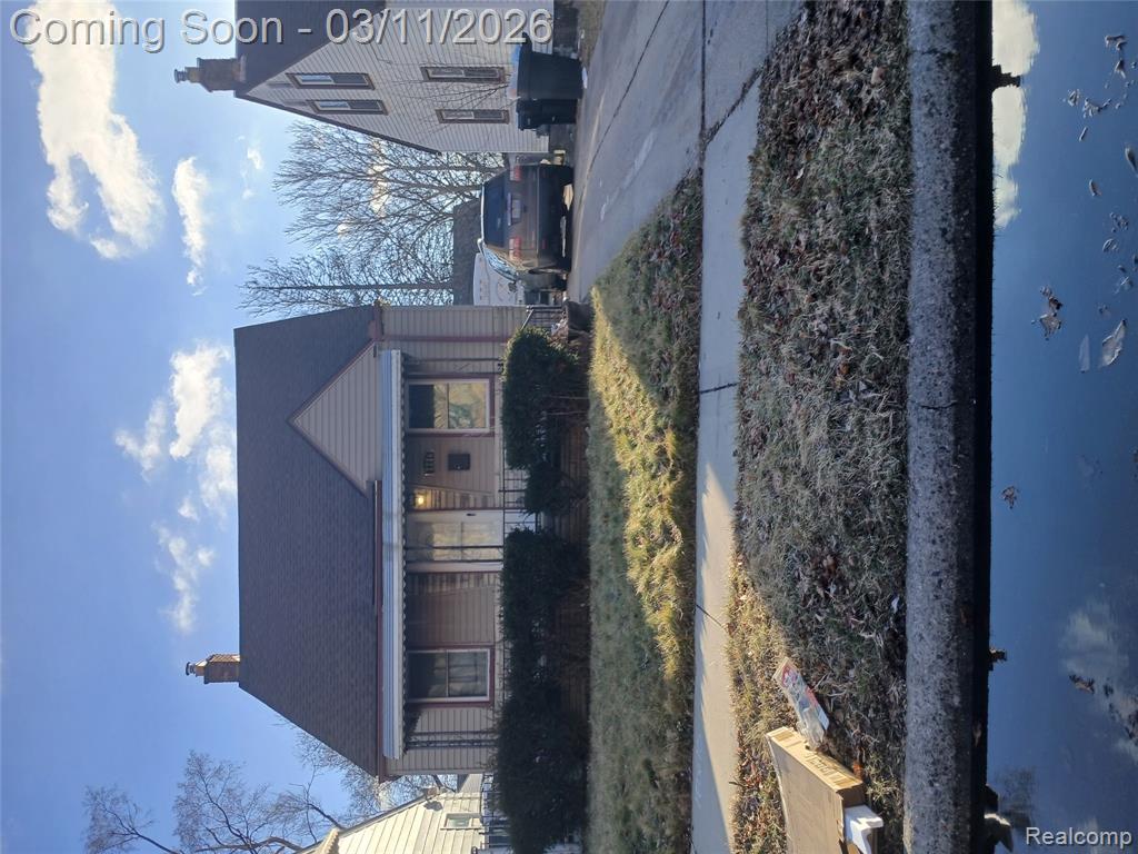 7776 Asbury Park, Detroit, MI 48228 — front exterior