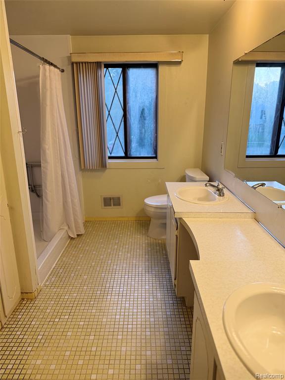 4768 Dreon Court, Sterling Heights, MI 48310 — Photo 8