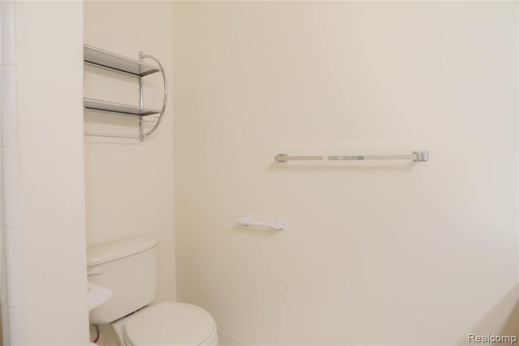 16768 Pearlcreek Court N, Macomb, MI 48042 — Photo 35