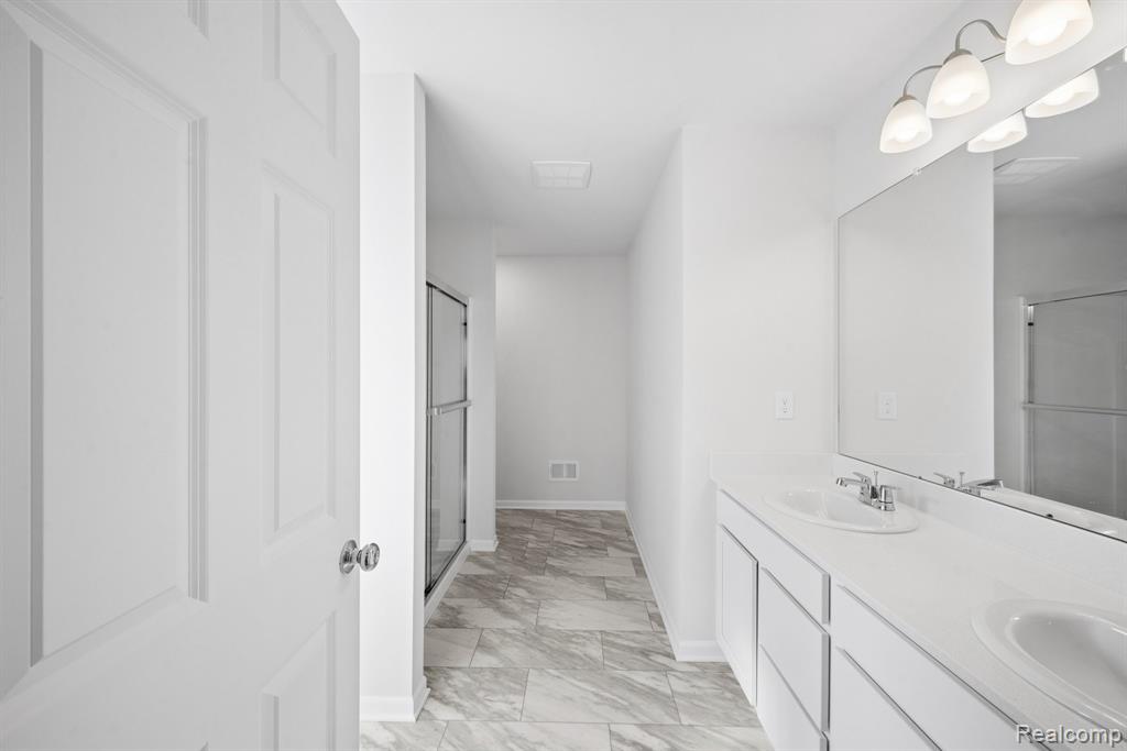 4221 Cedar Lane, Grand Blanc, MI 48439 — Photo 18