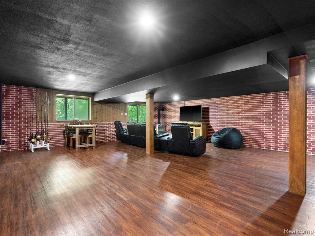 9480 Hartland Road, Fenton, MI 48430 — Photo 38