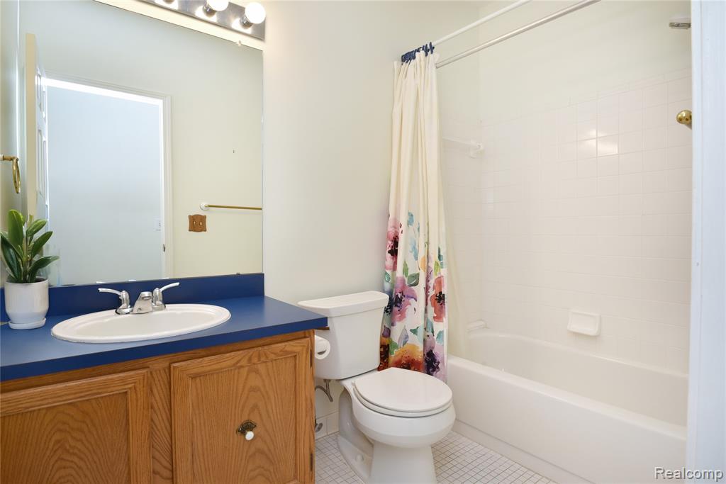 7296 Green Farm Road, West Bloomfield, MI — Photo 23