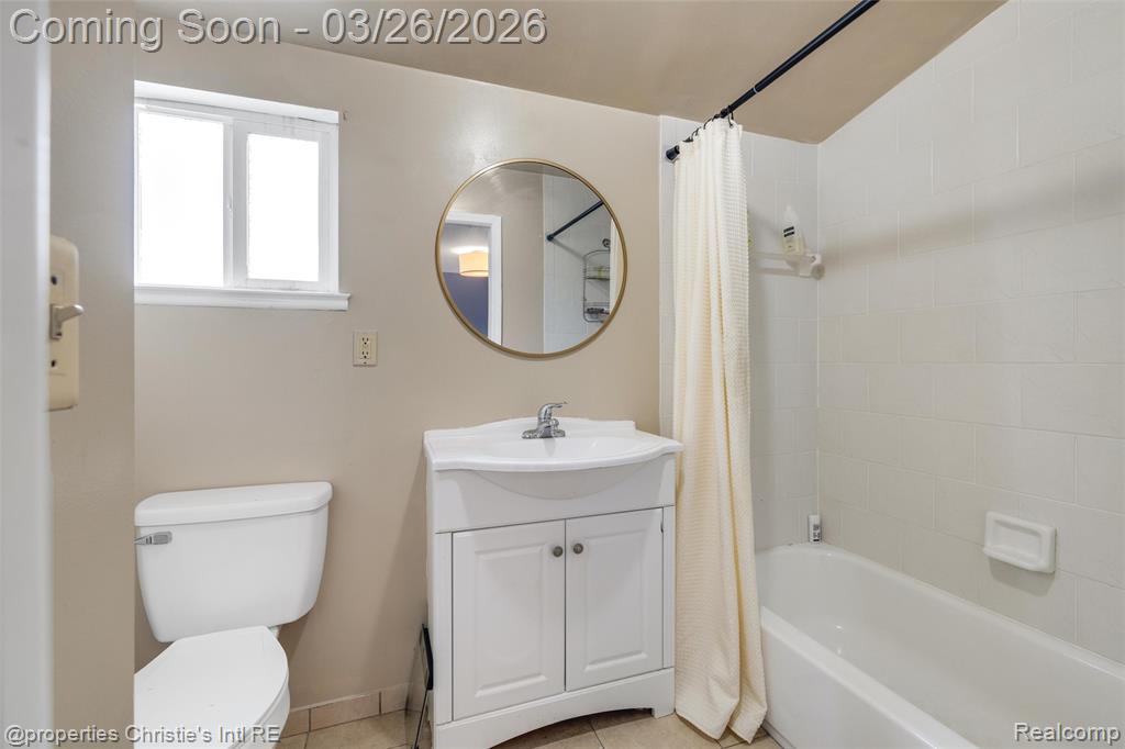 20631 Lochmoor Street, Harper Woods, MI 48225 — Photo 18