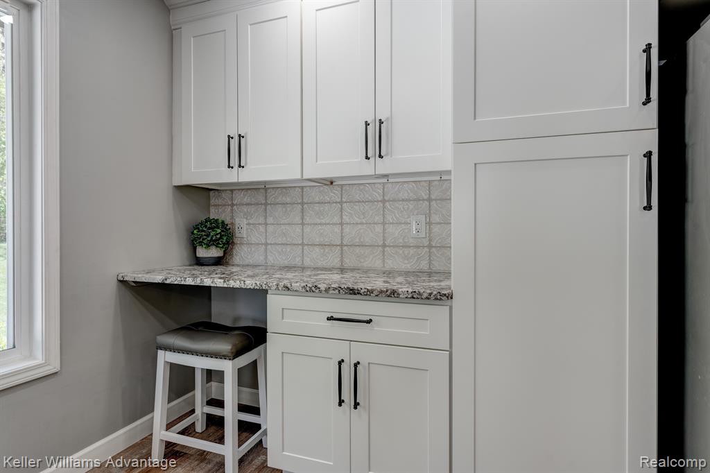 504 GLENWYTH Road, Brighton, MI 48116 — Photo 9