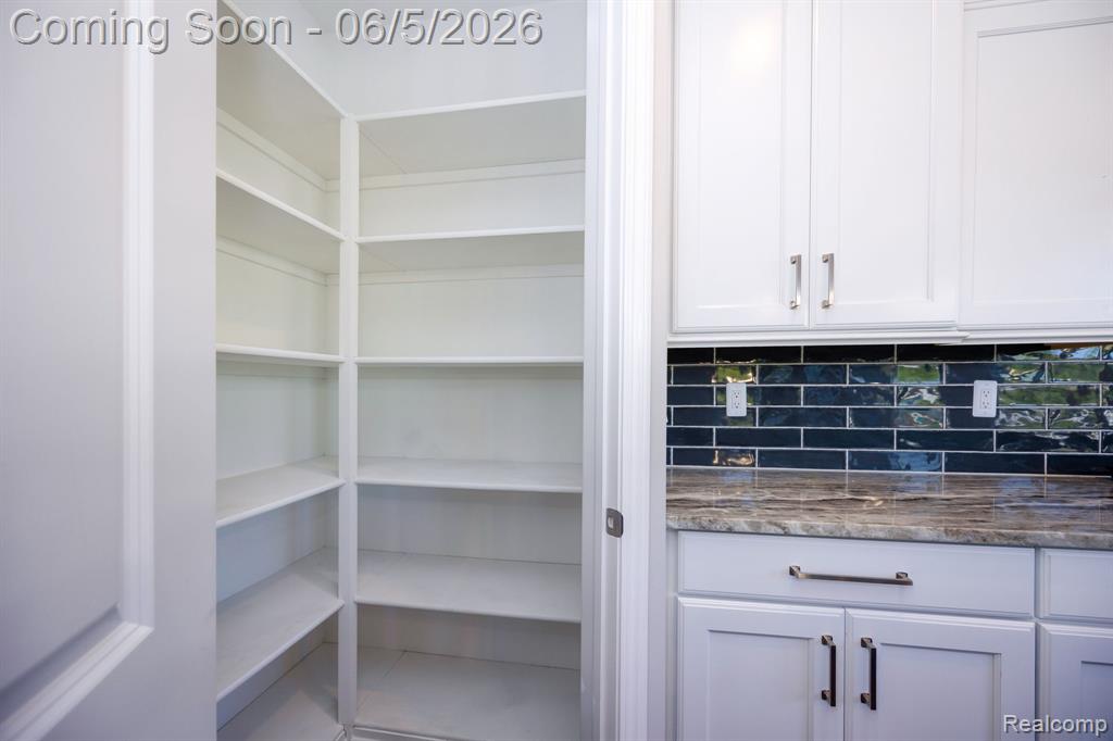 57558 Stoneleigh Drive, South Lyon, MI 48178 — Photo 24