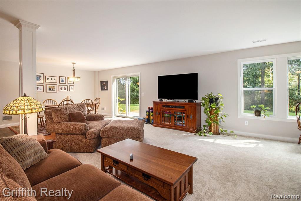 8285 MEADOW CREEK Lane, Pinckney, MI 48169 — Photo 31