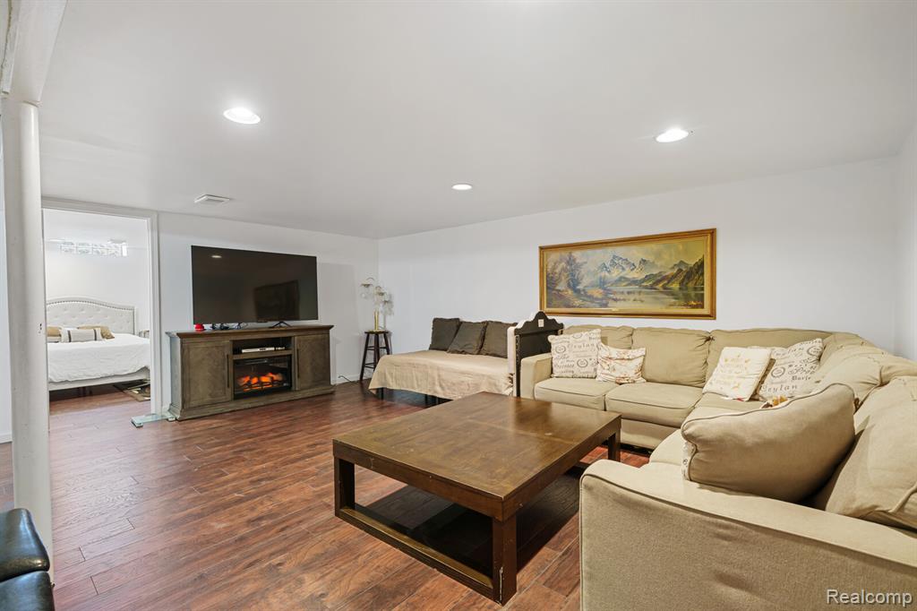 41316 Paign Drive, Sterling Heights, MI 48313 — Photo 15