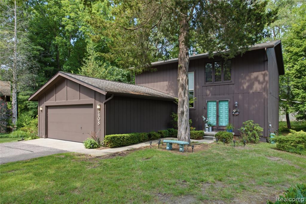 6608 Red Cedar Lane, West Bloomfield, MI 48324 — Photo 2