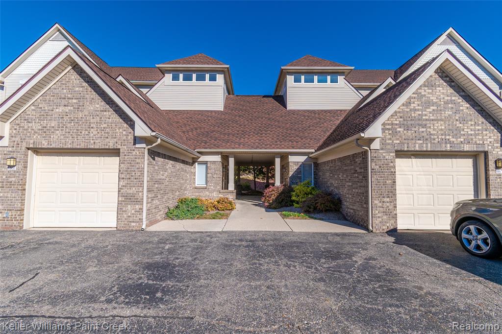 867 Amanda Lane, Pontiac, MI 48340 — front exterior